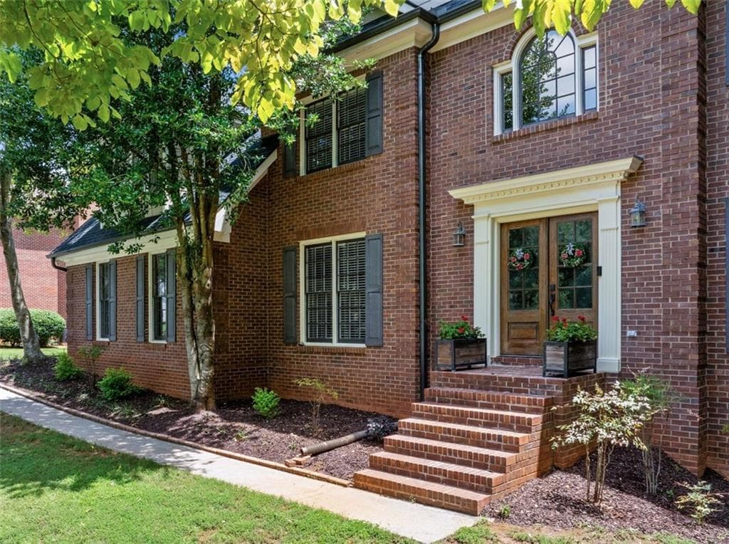 5 bedroom, 4 bathroom single family residence sold at 2281 Wren Road, Conyers, GA 30094