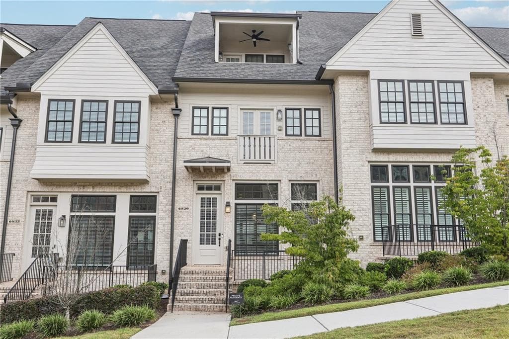 3 bedroom, 5 bathroom townhouse sold at 6829 Crescendo Court, Atlanta, GA 30328