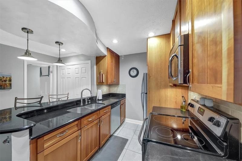 2 bedroom, 3 bathroom condominium sold at 6 Arpege Way, Atlanta, GA 30327