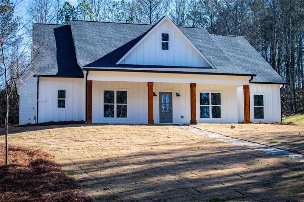 4 bedroom, 3 bathroom single family residence sold at 16 Edgewater Drive, Temple, GA 30179