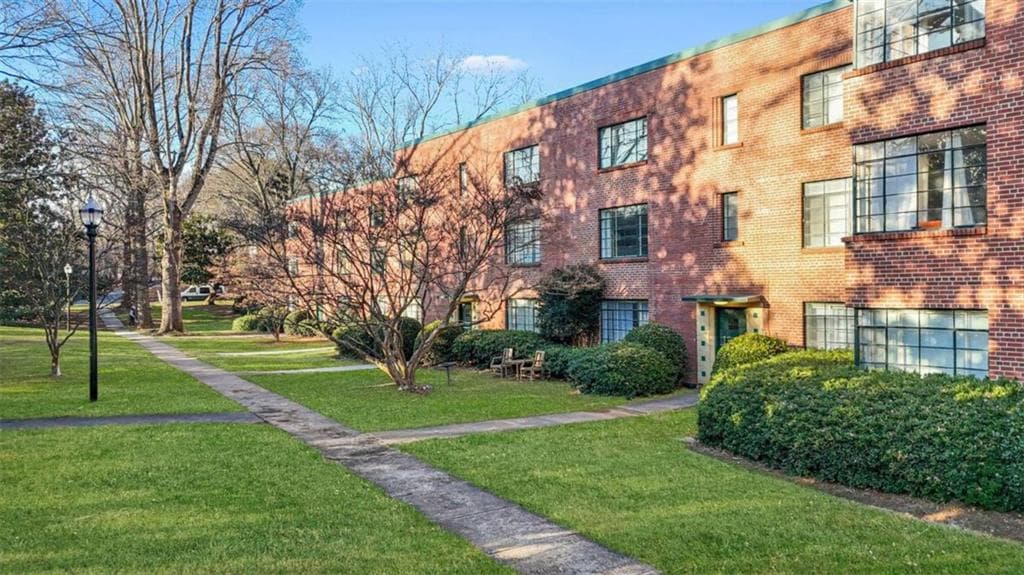 2 bedroom, 1 bathroom condominium sold at 1164 Briarcliff Road 1, Atlanta, GA 30306