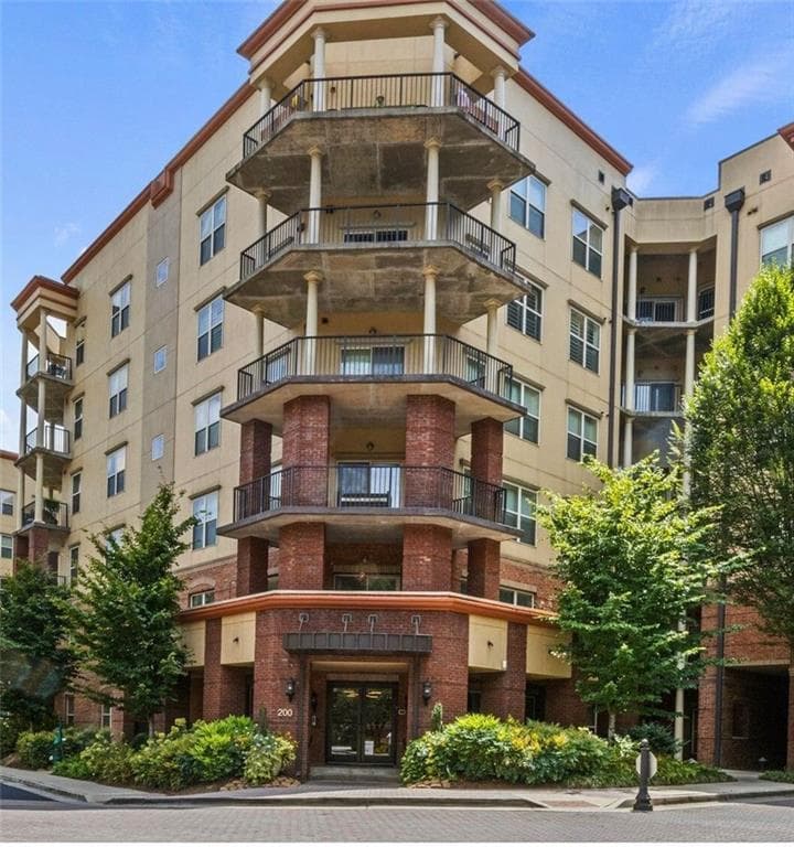 1 bedroom, 1 bathroom condominium sold at 200 River Vista Drive 606, Atlanta, GA 30339