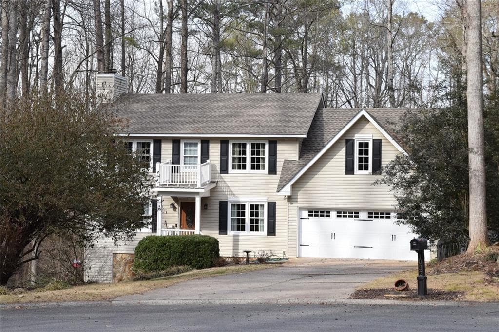 3 bedroom, 3 bathroom single family residence sold at 1032 Laurel Lake Drive, Ball Ground, GA 30107