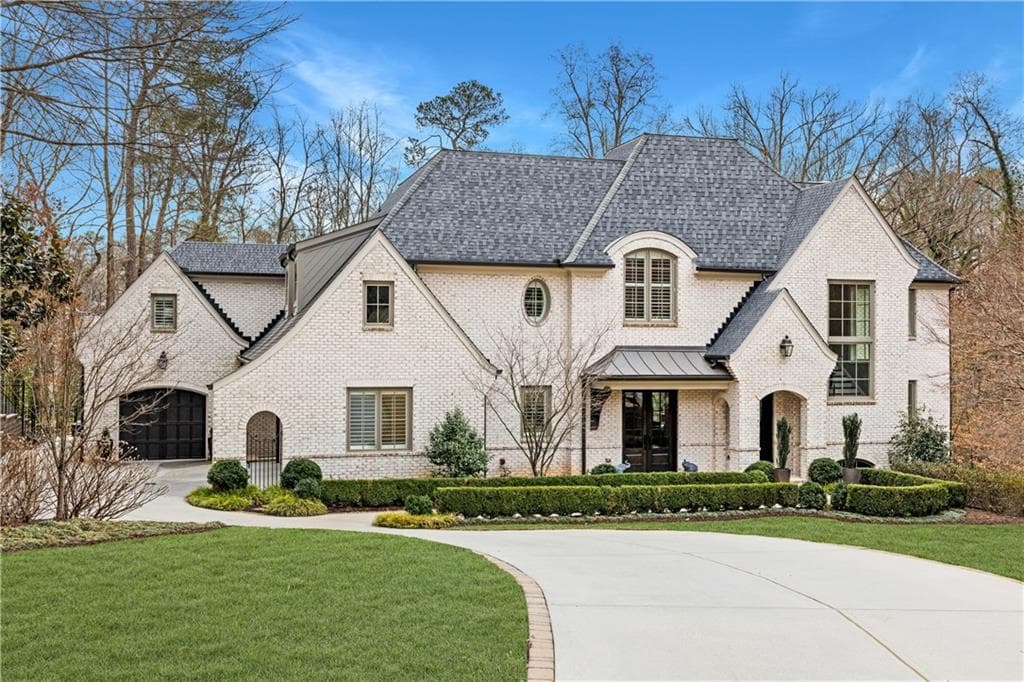 5 bedroom, 7 bathroom, 6,586 sq ft single family residence sold at 5220 Green Oak Court, Atlanta, GA 30327