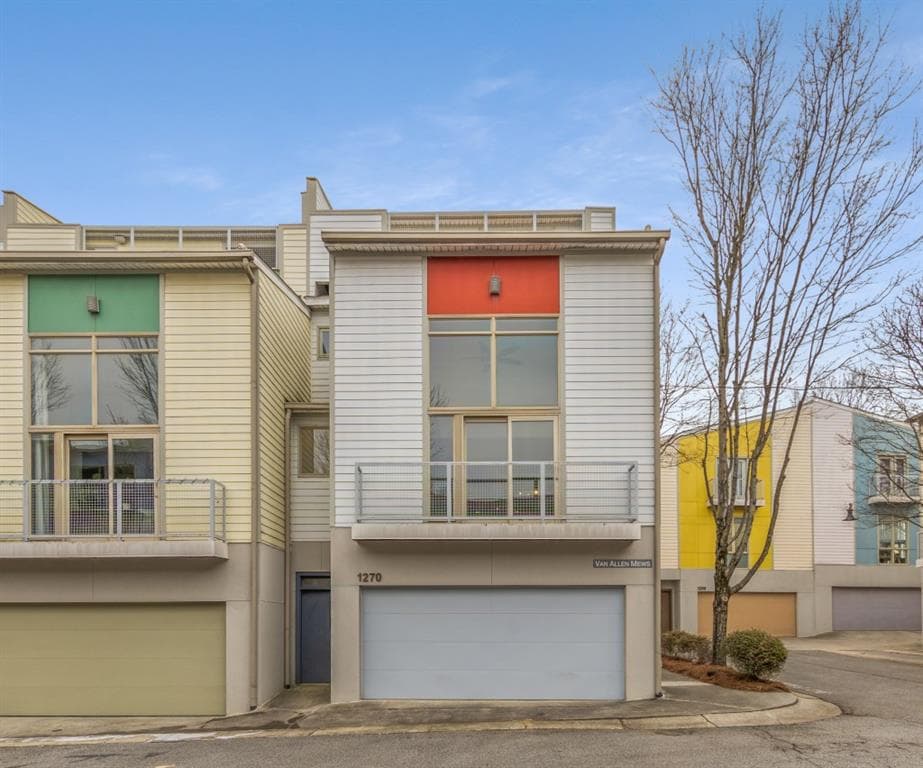 2 bedroom, 3 bathroom, 1,960 sq ft townhouse sold at 1270 Van Allen Mews, Atlanta, GA 30318