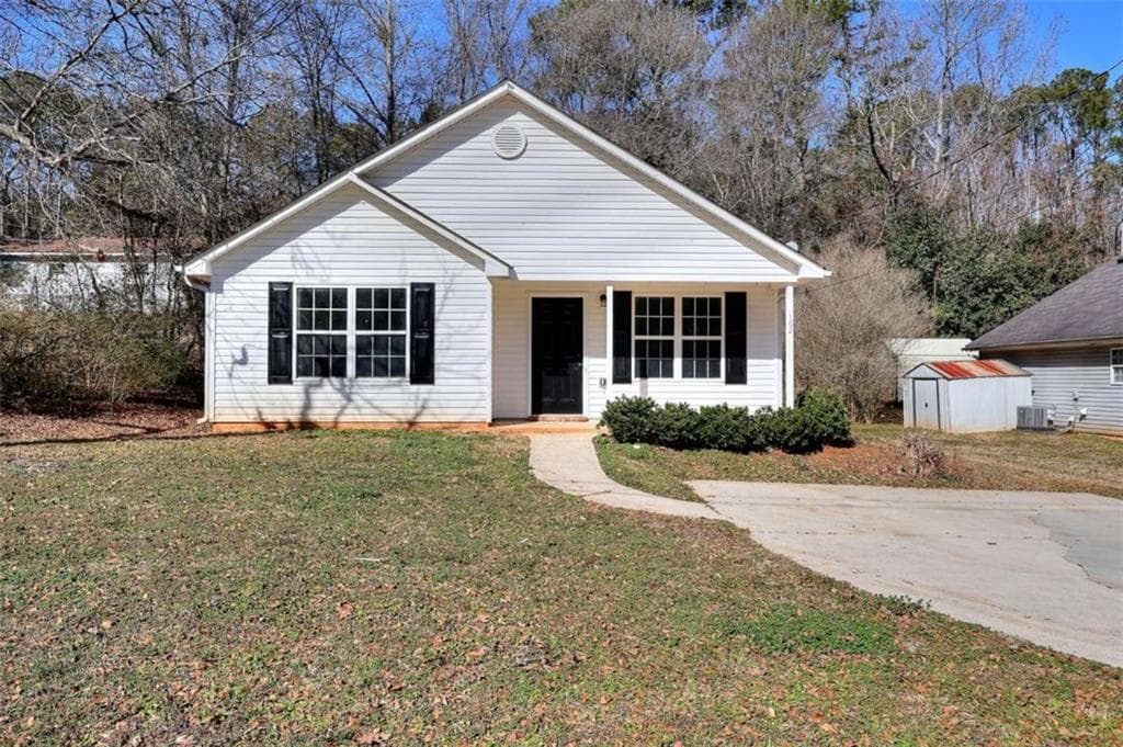 3 bedroom, 1 bathroom single family residence sold at 102 Pineview Drive, Monroe, GA 30655
