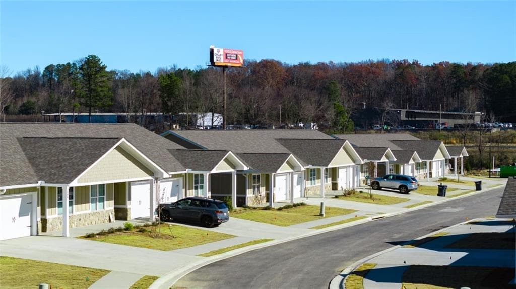 3 bedroom, 3 bathroom, 1,652 sq ft other for rent at 100 Harvest Grove Lane Hayes, Calhoun, GA 30701 for $1,941 a month