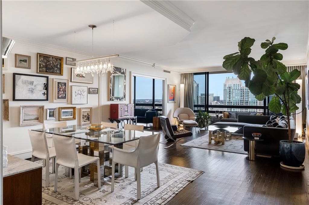 3 bedroom, 3 bathroom condominium sold at 2660 Peachtree Road 27E, Atlanta, GA 30305