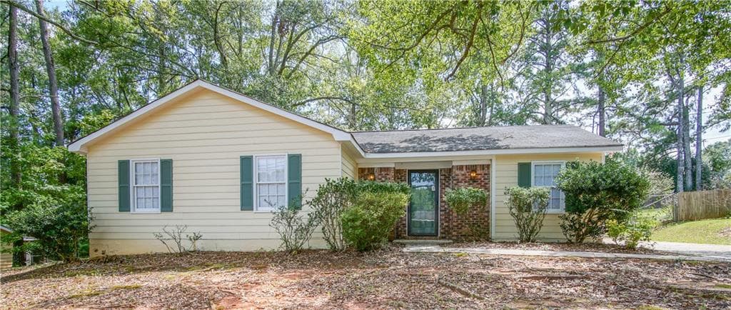 3 bedroom, 2 bathroom single family residence sold at 107 Hearthstone Drive, LaGrange, GA 30241