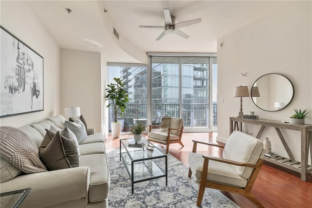 1 bedroom, 1 bathroom, 818 sq ft condominium sold at 1080 Peachtree Street 2406, Atlanta, GA 30309