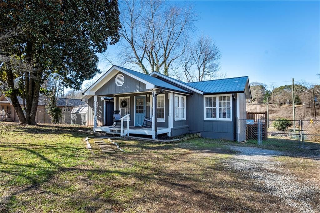 2 bedroom, 2 bathroom single family residence sold at 984 S S Station Street, Tate, GA 30177
