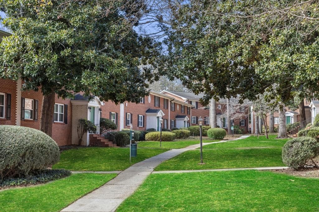 2 bedroom, 2 bathroom condominium sold at 4282 Roswell Road N3, Atlanta, GA 30342