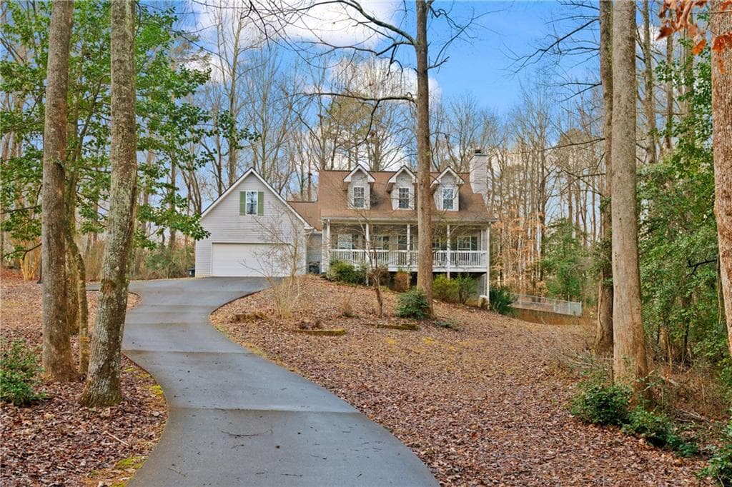 3 bedroom, 3 bathroom single family residence sold at 132 Deerfield Circle, Mount Airy, GA 30563