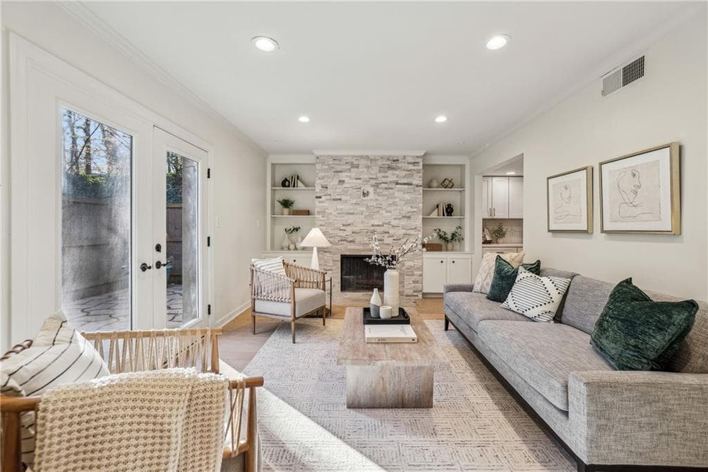 3 bedroom, 3 bathroom, 1,632 sq ft townhouse sold at 54 Ivy Parkway, Atlanta, GA 30342