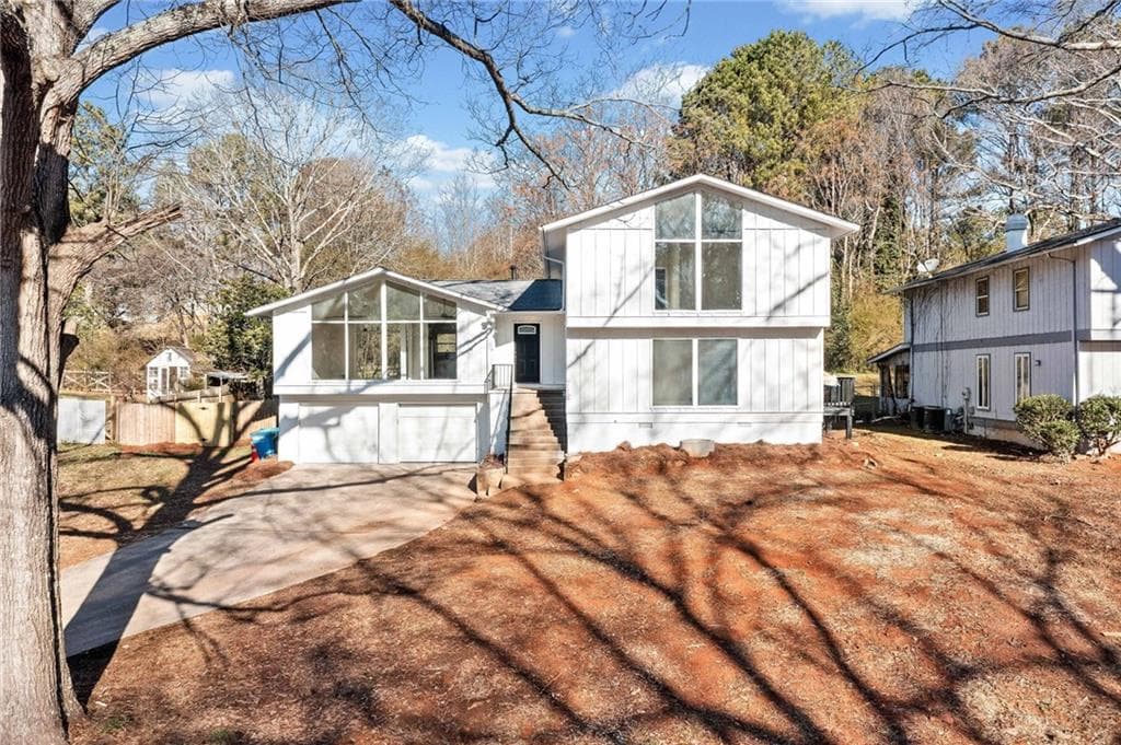 5 bedroom, 3 bathroom, 2,712 sq ft single family residence sold at 4119 Valley Brook Road, Snellville, GA 30039