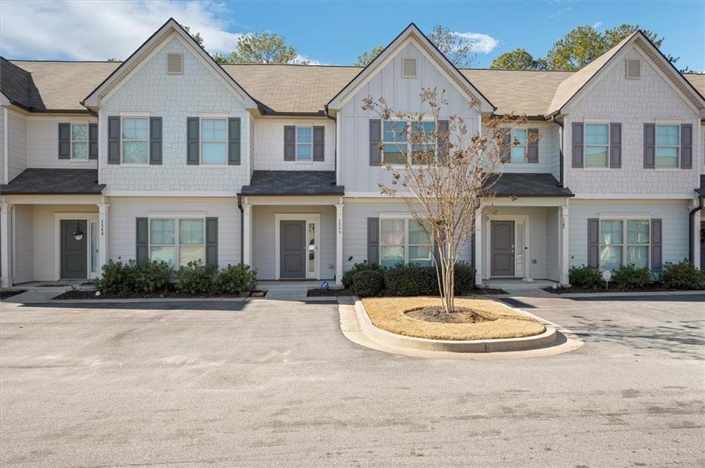 3 bedroom, 3 bathroom single family residence sold at 7744 Fawn Circle, Covington, GA 30014