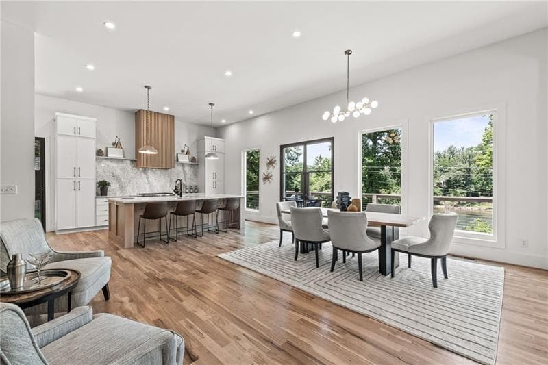 5 bedroom, 6 bathroom single family residence sold at 1010 Edgewater Drive, Atlanta, GA 30328