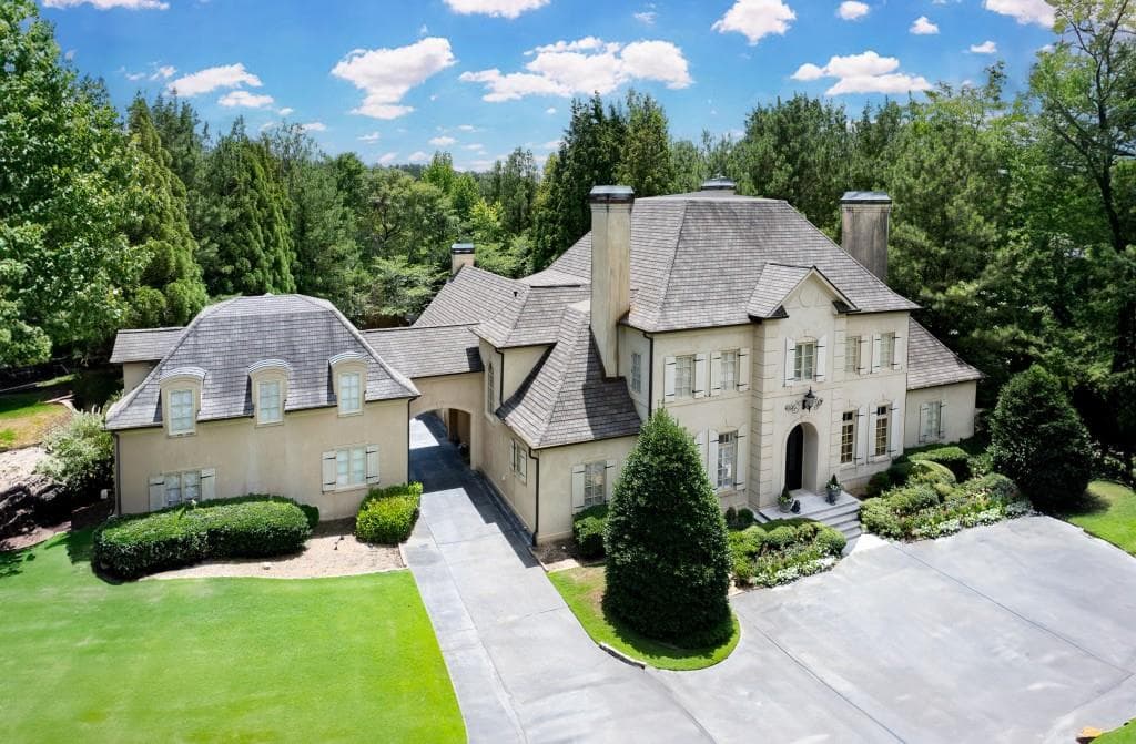 6 bedroom, 8 bathroom single family residence sold at 420 Windship Place, Sandy Springs, GA 30327