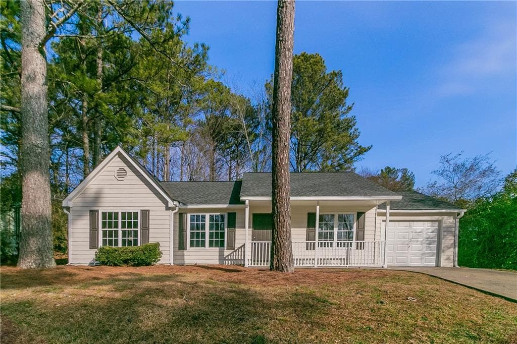 3 bedroom, 2 bathroom, 1,204 sq ft single family residence sold at 160 Bentley Parkway, Woodstock, GA 30188