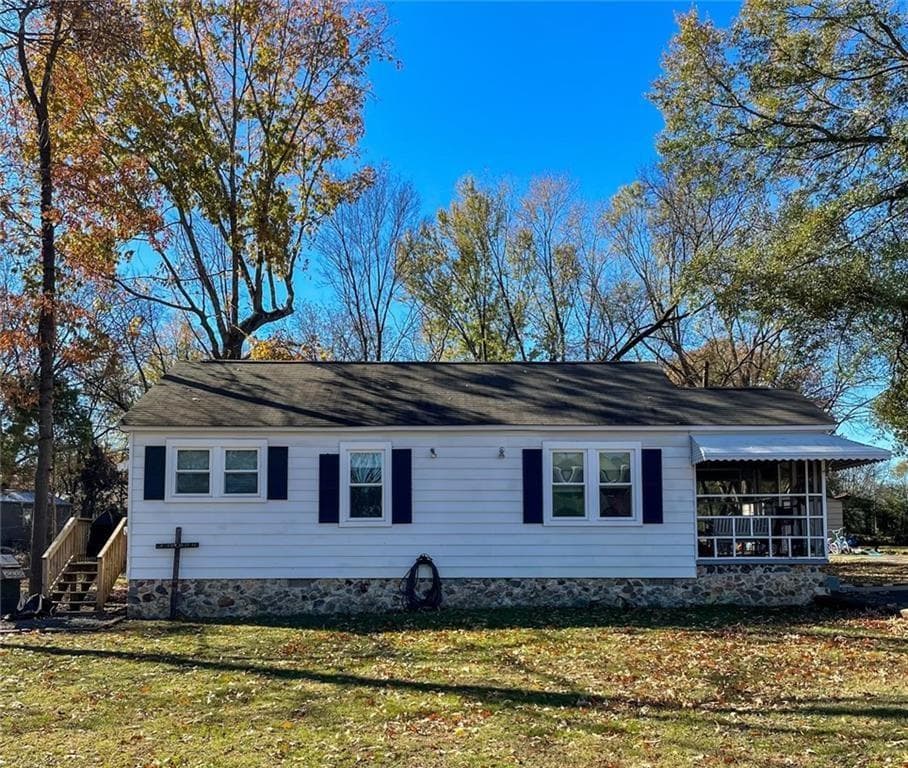 3 bedroom, 1 bathroom single family residence sold at 105 S Louise Avenue, Calhoun, GA 30701