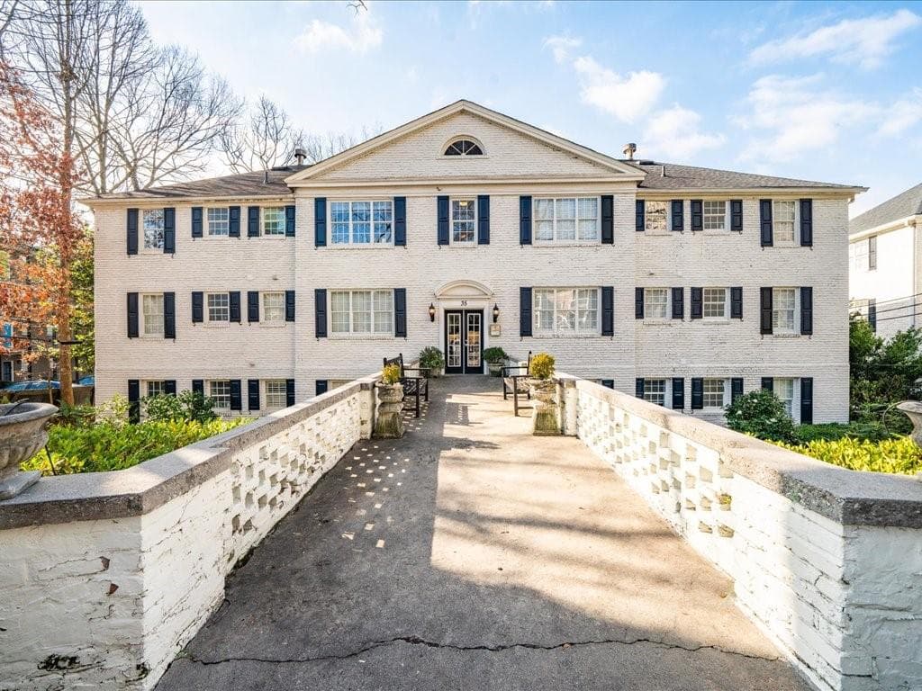 1 bedroom, 1 bathroom condominium sold at 35 Sheridan Drive 6, Atlanta, GA 30305