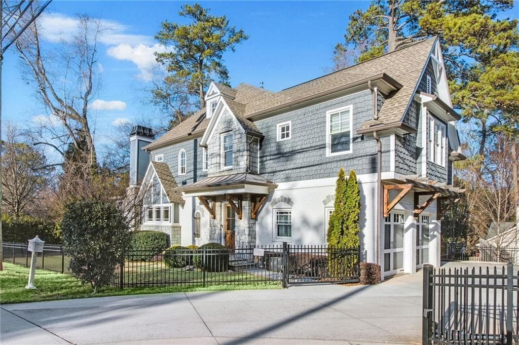 5 bedroom, 5 bathroom, 4,709 sq ft single family residence sold at 3405 Roswell Road, Atlanta, GA 30305