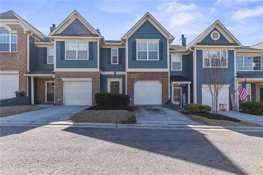 3 bedroom, 3 bathroom townhouse sold at 6487 Portside Way, Flowery Branch, GA 30542