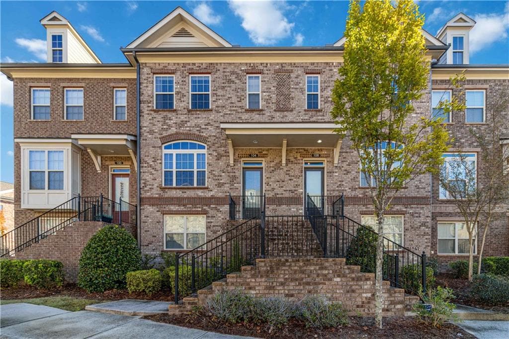 3 bedroom, 4 bathroom, 2,170 sq ft townhouse sold at 104 Laurel Crest Alley, Johns Creek, GA 30024