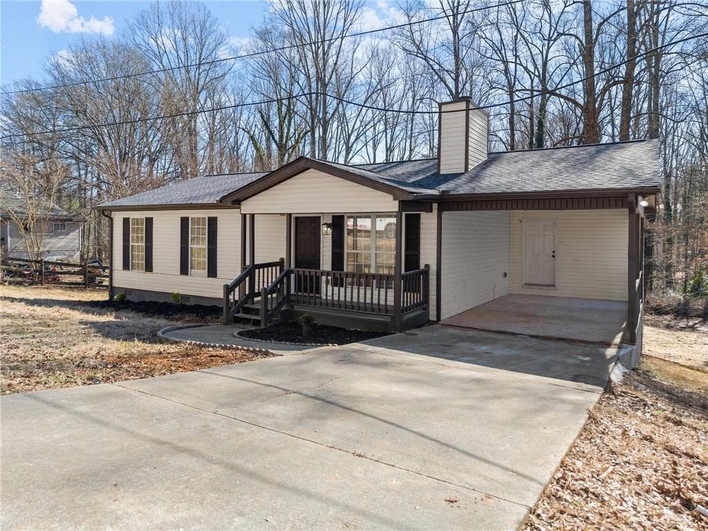 3 bedroom, 2 bathroom single family residence sold at 2709 Old Dawsonville Road, Gainesville, GA 30506