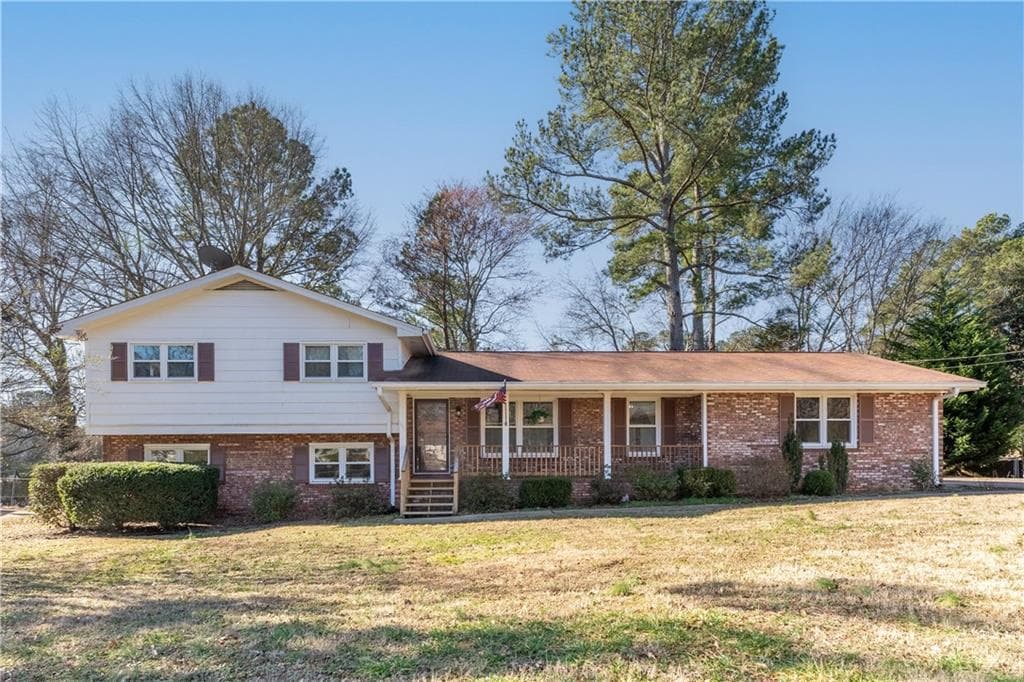 4 bedroom, 3 bathroom single family residence sold at 990 Brandywine Drive, Winder, GA 30680