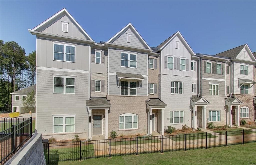 3 bedroom, 4 bathroom townhouse sold at 3304 Cranston Lane, Kennesaw, GA 30144