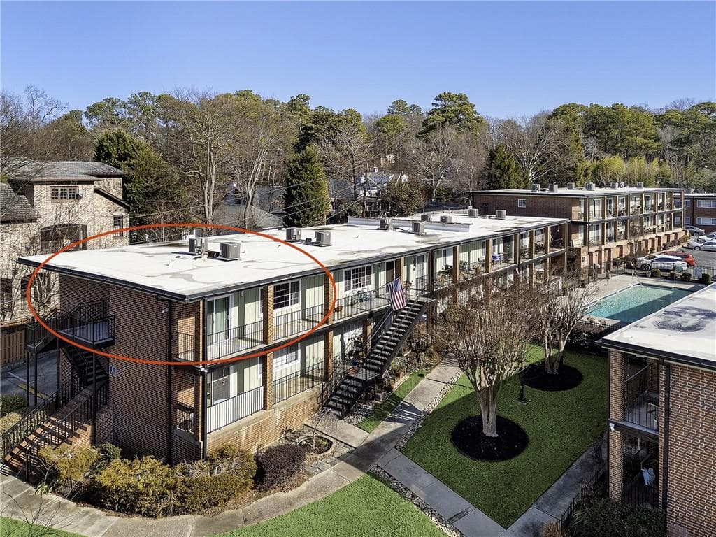 2 bedroom, 1 bathroom, 861 sq ft condominium sold at 1705 Monroe Drive E10, Atlanta, GA 30324