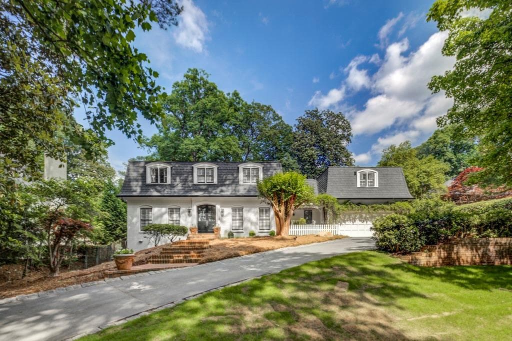 5 bedroom, 7 bathroom, 3,468 sq ft single family residence sold at 3423 Pinestream Road, Atlanta, GA 30327