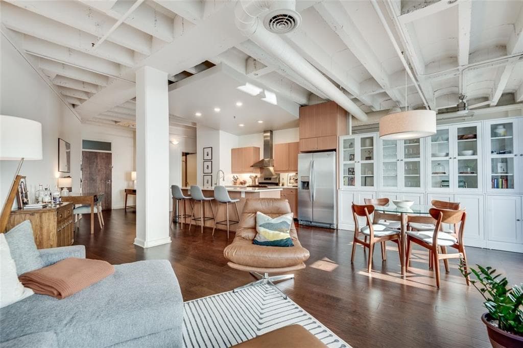 1 bedroom, 1 bathroom condominium sold at 805 Peachtree Street 406, Atlanta, GA 30308