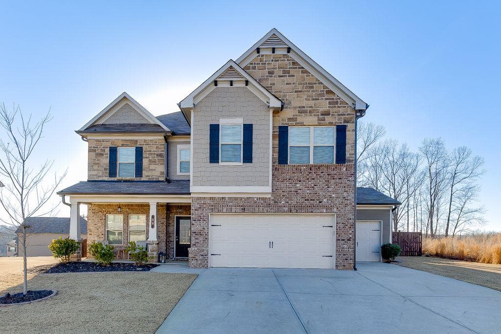 4 bedroom, 3 bathroom single family residence sold at 30 Whistling Drive, Jefferson, GA 30549