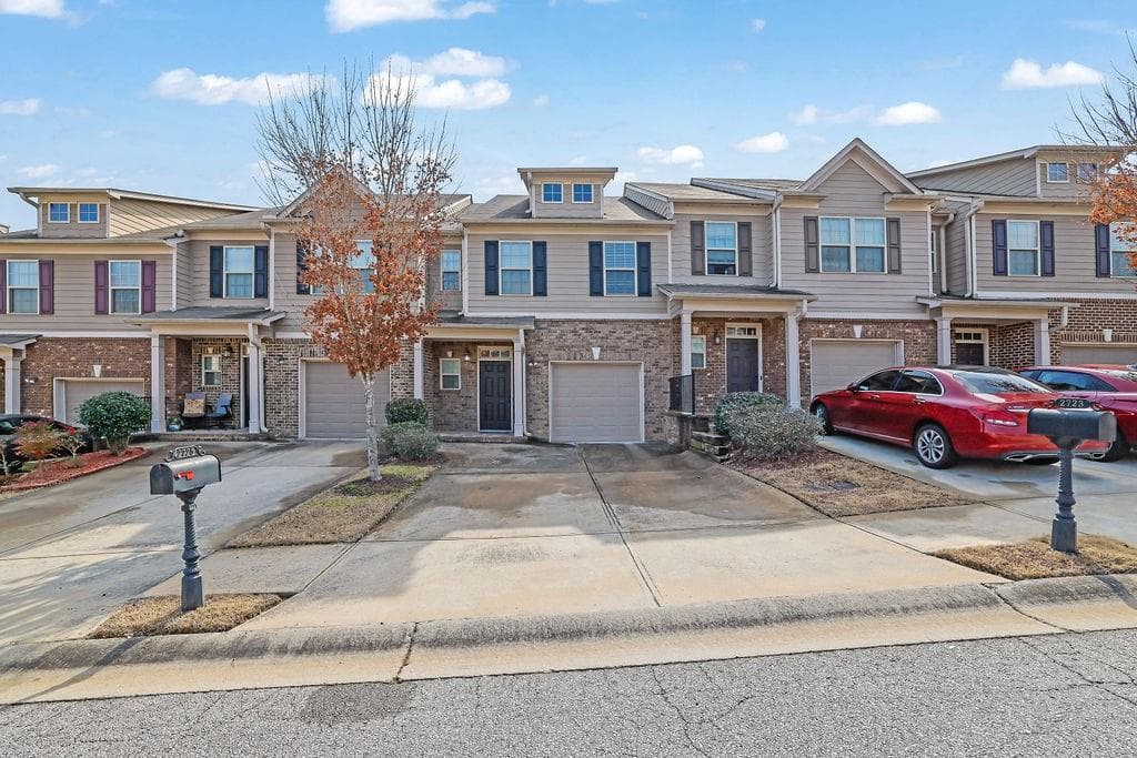 3 bedroom, 3 bathroom townhouse sold at 2725 Morgan Glen Road, Buford, GA 30519