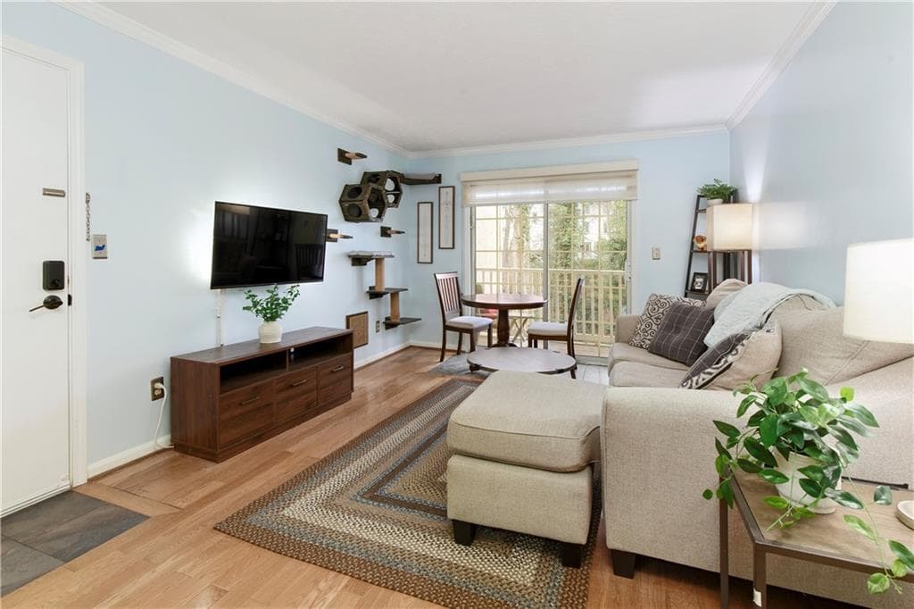 1 bedroom, 1 bathroom condominium sold at 3140 Seven Pines Court 202, Vinings, GA 30339