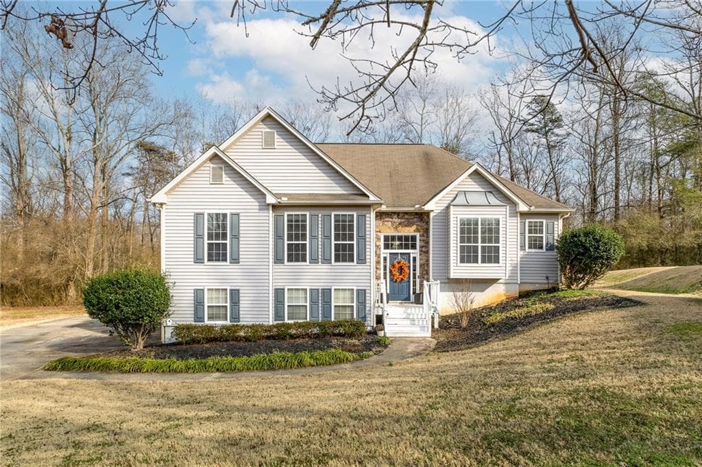 3 bedroom, 2 bathroom single family residence sold at 7890 Trailside Way, Gainesville, GA 30506