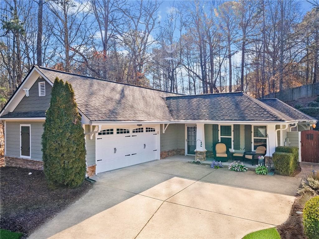 2 bedroom, 2 bathroom, 1,747 sq ft single family residence sold at 320 Jessica Way, Canton, GA 30114