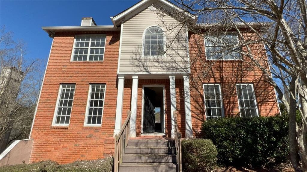 3 bedroom, 3 bathroom, 1,666 sq ft single family residence sold at 4990 WINDSOR DOWNS Drive, Decatur, GA 30035