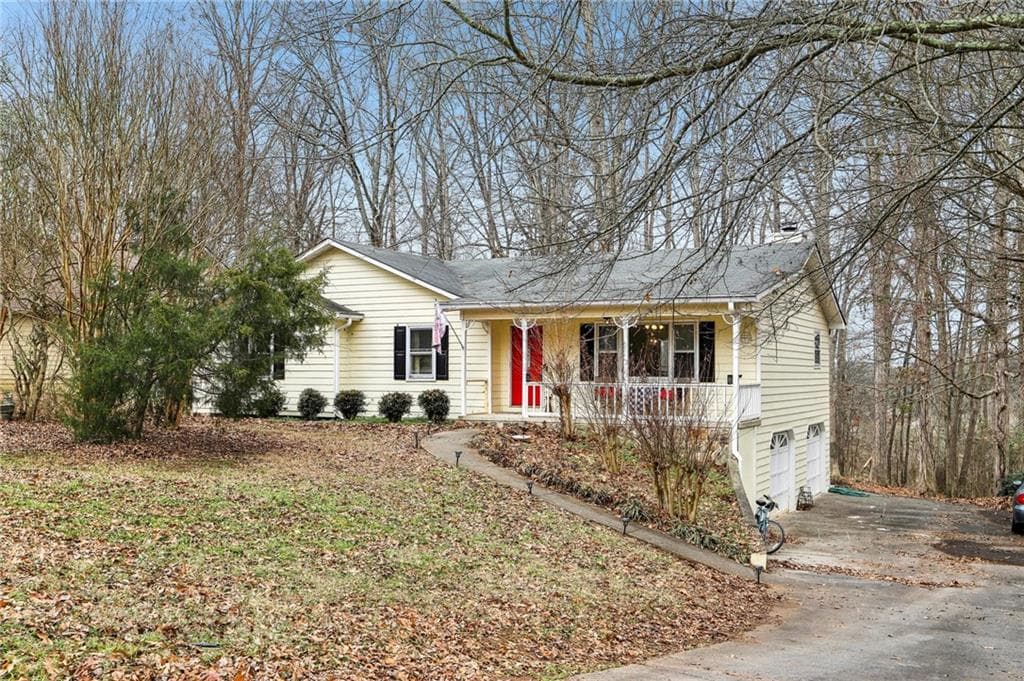 3 bedroom, 2 bathroom single family residence sold at 51 Stonecreek Drive, Cartersville, GA 30120