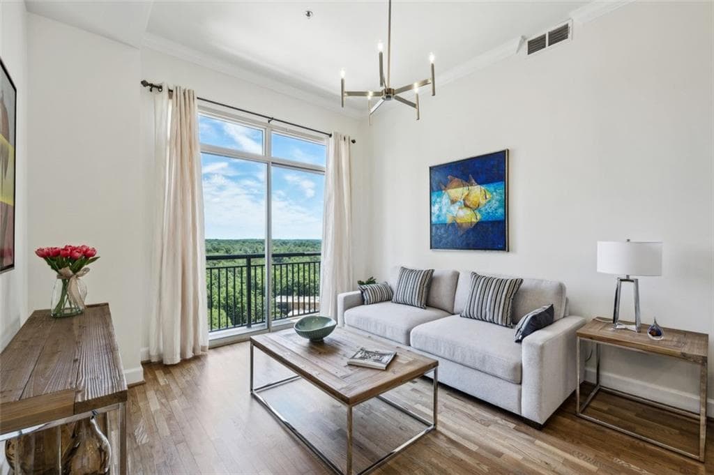 2 bedroom, 2 bathroom, 1,364 sq ft condominium sold at 2626 Peachtree Road 1804, Atlanta, GA 30305