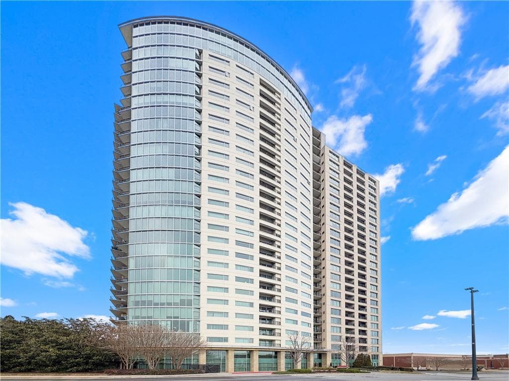 1 bedroom, 1 bathroom, 882 sq ft condominium sold at 4561 Olde Perimeter Way 2707, Atlanta, GA 30346