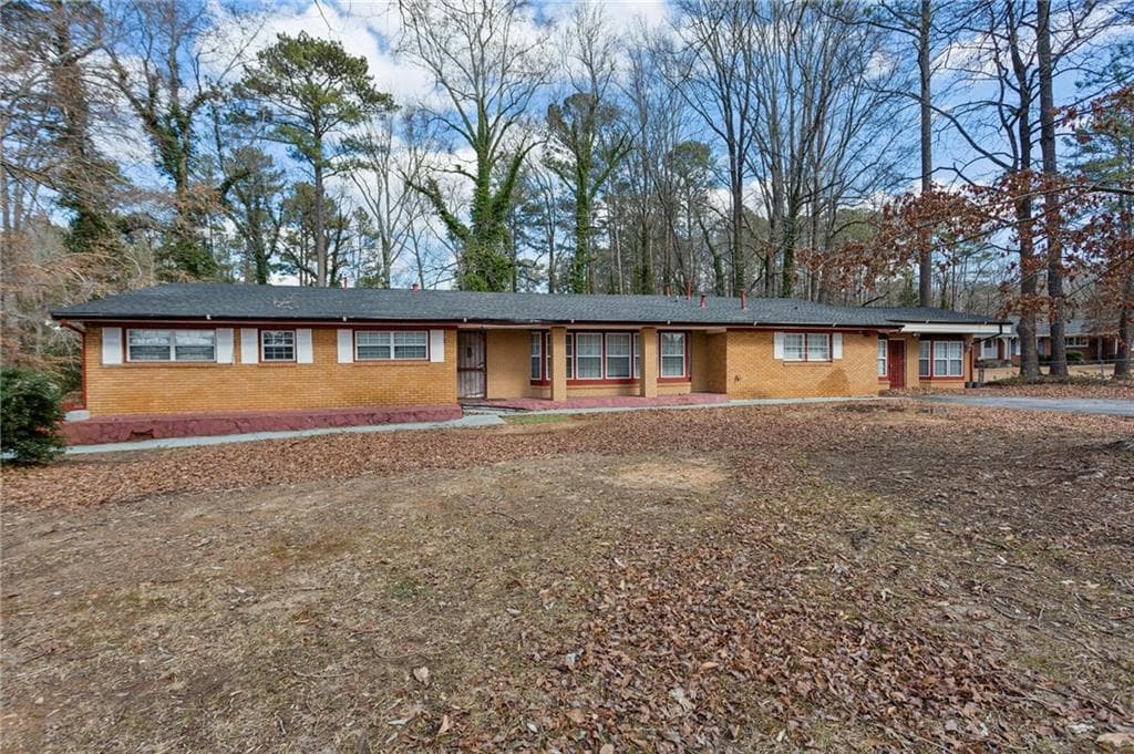 3 bedroom, 3 bathroom single family residence sold at 1310 Loch Lomond Trail, Atlanta, GA 30331