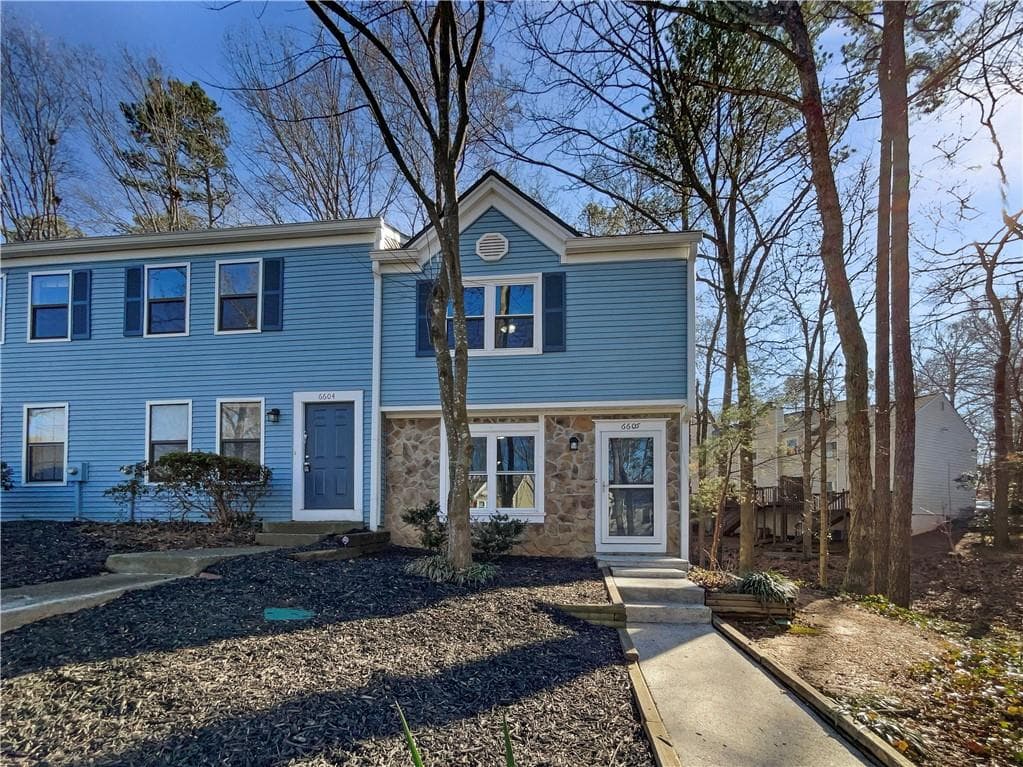 2 bedroom, 3 bathroom townhouse sold at 6606 Autumn Trace Drive, Peachtree Corners, GA 30092
