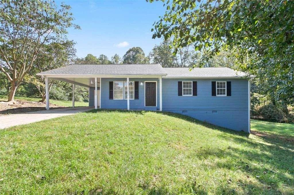 3 bedroom, 2 bathroom single family residence sold at 5800 Fieldstone Court, Clermont, GA 30527
