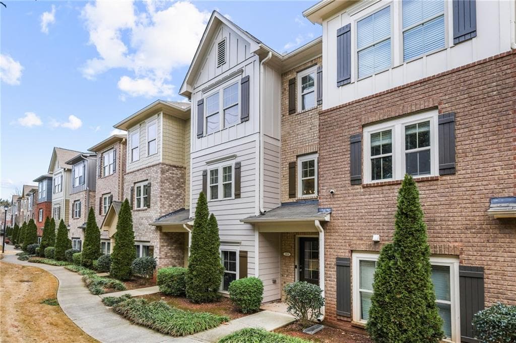 3 bedroom, 4 bathroom townhouse sold at 3058 Turman Circle, Decatur, GA 30033