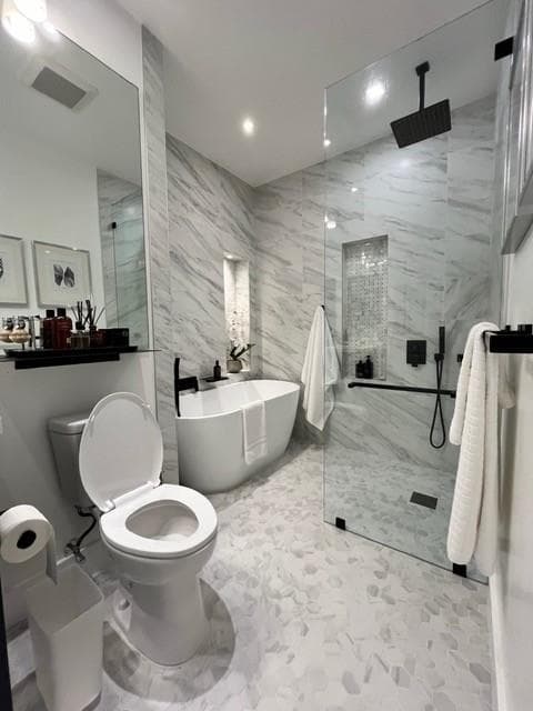 2 bedroom, 2 bathroom, 1,084 sq ft condominium sold at 220 Renaissance Parkway 1203, Atlanta, GA 30308