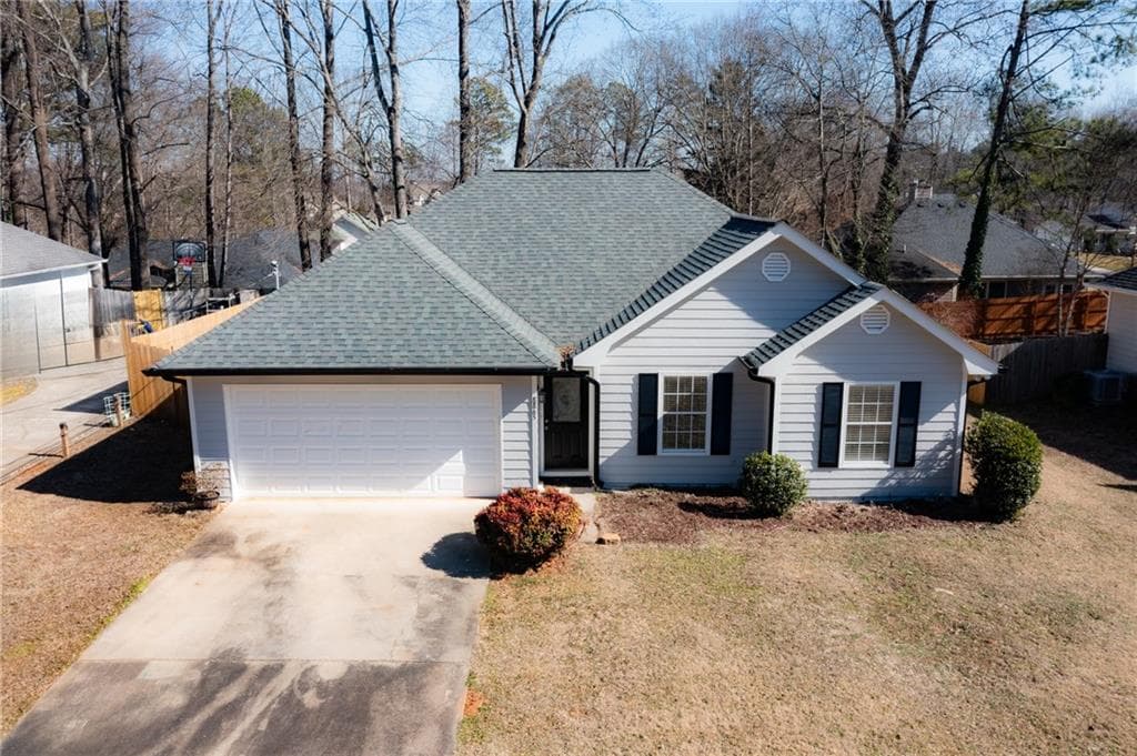3 bedroom, 2 bathroom, 1,422 sq ft single family residence sold at 8865 Pine Tree Circle, Gainesville, GA 30506