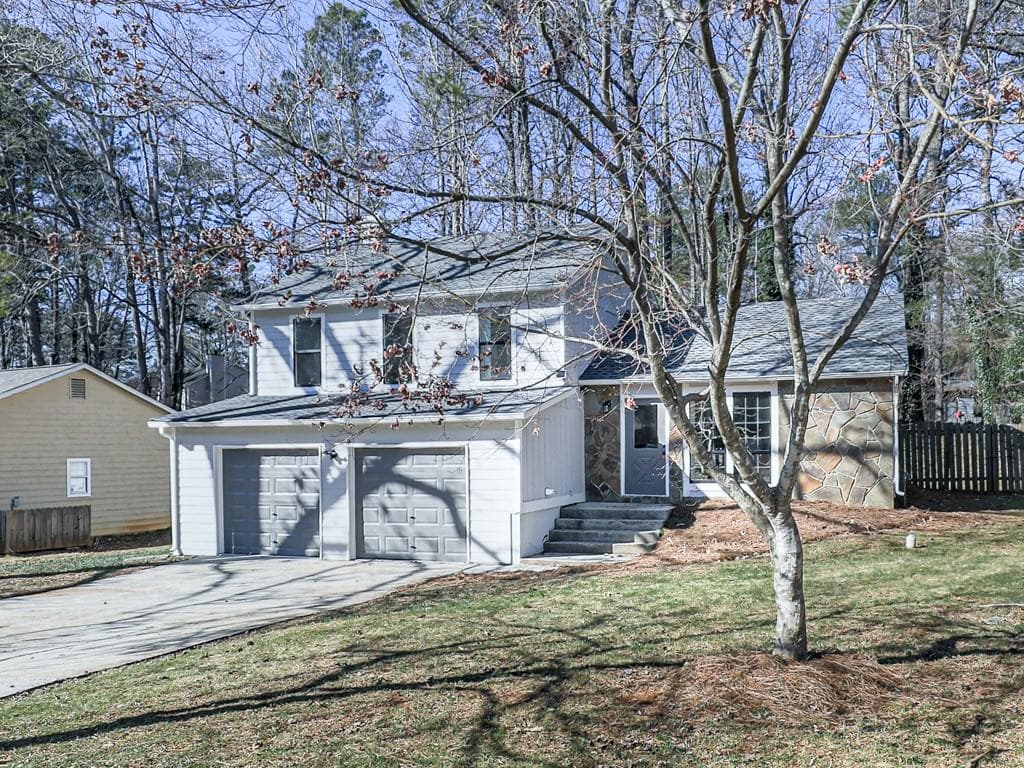3 bedroom, 2 bathroom single family residence sold at 792 Greenhedge Drive, Stone Mountain, GA 30088